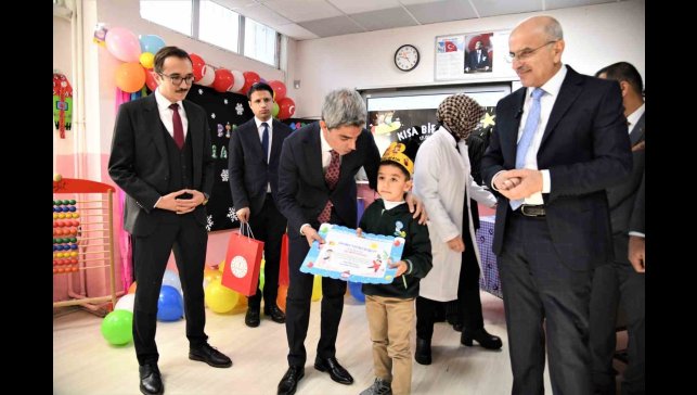 Malatya'da 150 bin öğrenci karnelerini aldı