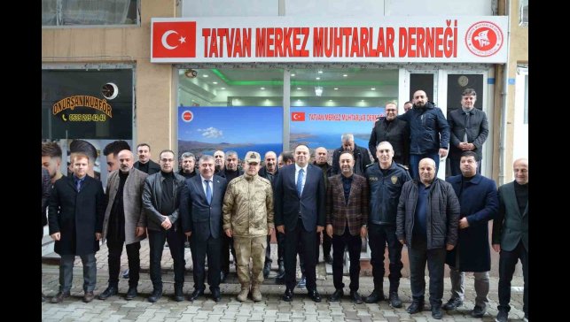 Tatvan Kaymakamı Demir muhtarlarla bir araya geldi