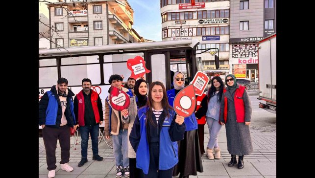 Gençlik liderleri ve gönüllü gençlerden kan bağışına destek