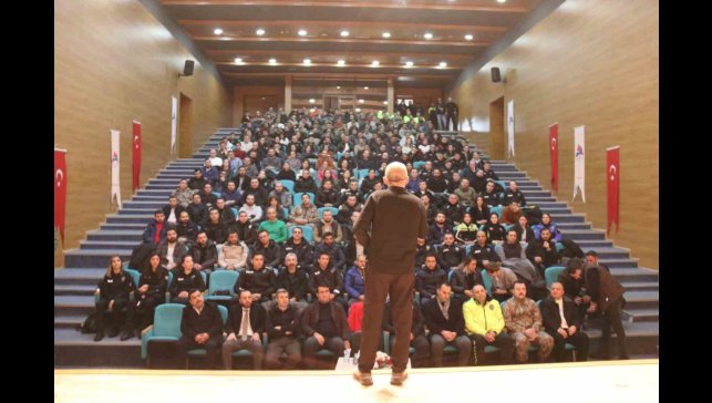 Ağrı Emniyet Müdürlüğü'nde "Polis Teşkilatına Öfke Kontrolü ve Stres Yönetimi" semineri