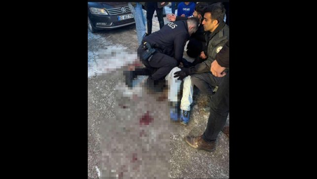 Çaldıran'da halı saha maçı sonrası kavga: 1 ölü, 1 yaralı