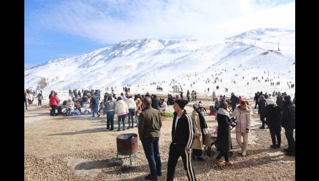 Hazar Baba Kayak Merkezinde sömestir yoğunluğu