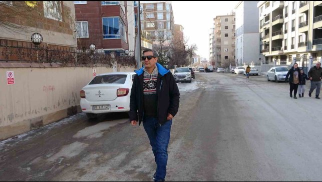 46 yıl sonra babaannesinin vasiyetini yerine getirip Van'ın belgeselini çekti