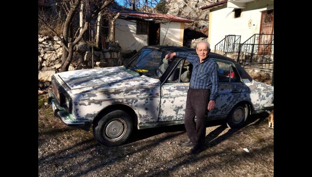 Yarım asırdır kullandığı 'Anadol'una gözü gibi bakıyor