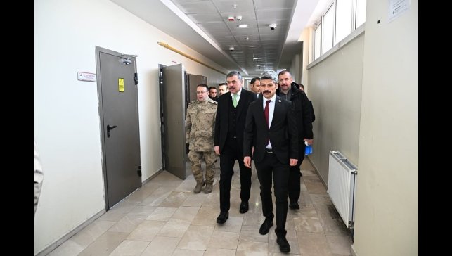 Vali Mustafa Çiftçi, Geri Gönderme Merkezi'nde incelemelerde bulundu