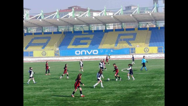 Ağrı Aile ve Sosyal Politikalar Gençlik ve Spor Kulübü Kadın Takımı, Kahramanmaraş Anadolu Spor'u 5-0 mağlup etti