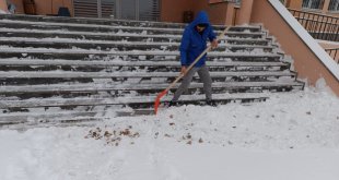 Diyadin'de kar yağışı etkili oldu