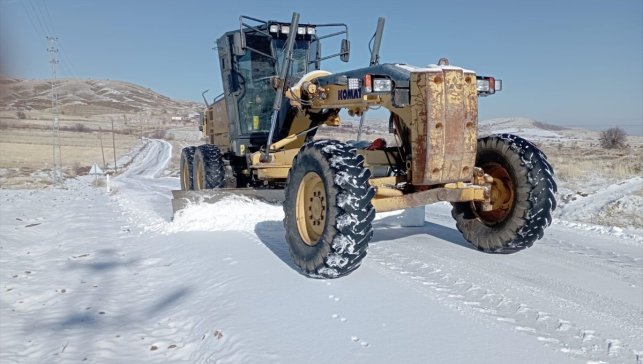 Elazığ'da 371 yerleşim yerine ulaşım sağlanamıyor