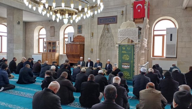 Darende'de 6 Şubat depremlerinde hayatını kaybedenler için mevlit okutuldu