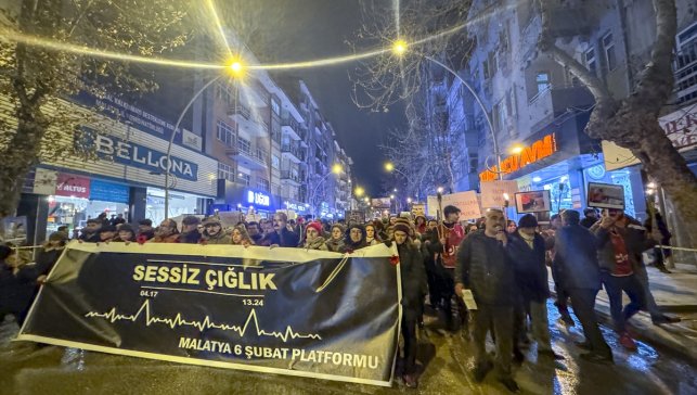 Malatya'da depremde hayatını kaybedenler anısına yürüyüş düzenlendi