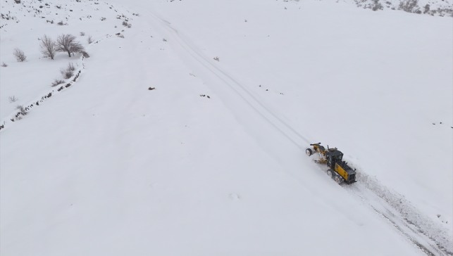 Bingöl'de 77 yerleşim yerine ulaşım sağlanamıyor