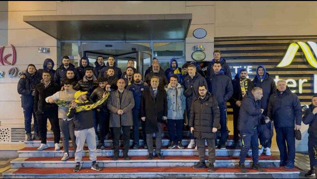 Fenerbahçe Voleybol Takımına Bitlis'te coşkulu karşılama