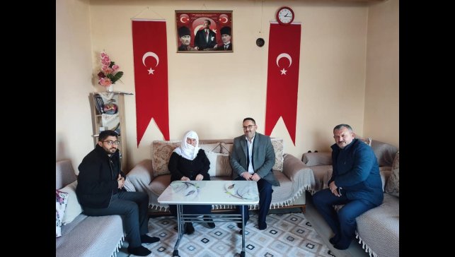 Akyaka'da Sarıgül nineye anlamlı ziyaret