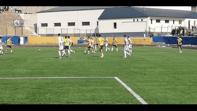Bitlis Özgüzelderespor rakibine yarım düzene gol attı