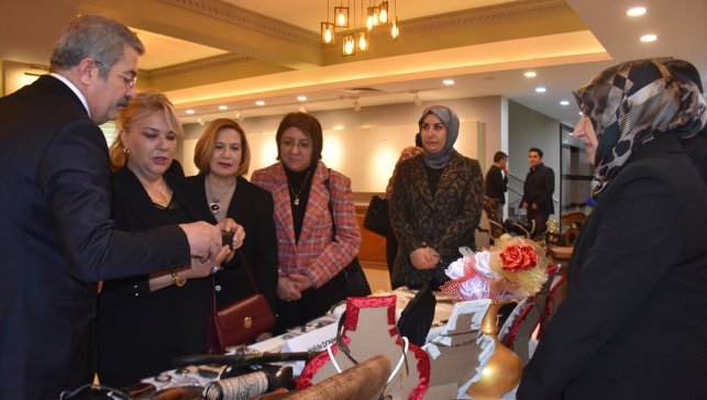 Van'da "Hediyelik Ürünler Tanıtım ve Pazarlama Sergisi" açıldı