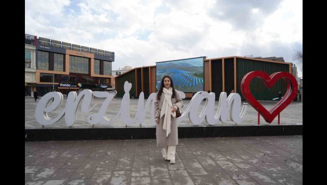 Erzincanlı şarkıcı Simge Şahin Ergan Dağı'nda klip çekti