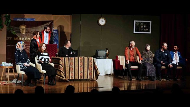 'Devamsız İşler' turnede de ilgi odağı oldu