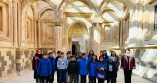 Öğrenciler İshak Paşa Sarayı'nı gezdi