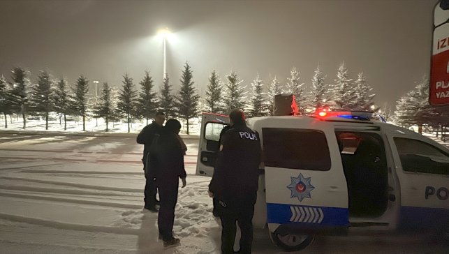 Antalya-Astana seferini yapan uçak yolcuların kavgası nedeniyle Erzurum'a iniş yaptı