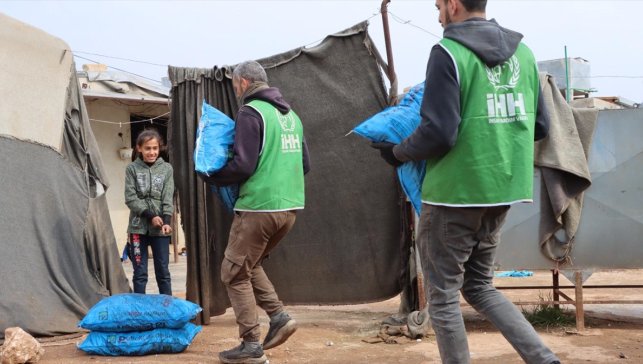 Bitlis Belediyesi, Halep'teki ihtiyaç sahiplerine kömür yardımı yaptı