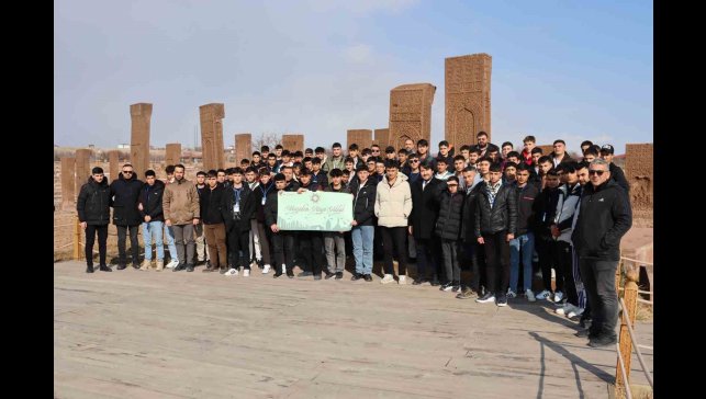 "Maziden Atiye Ahlat" programıyla şehit ve gazi çocukları bölgeyi gezdi