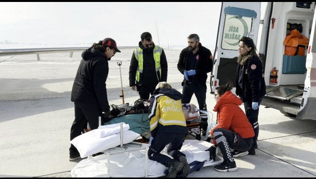 Trafik kazasında ağır yaralanan vatandaş uçak ambulansla Ankara'ya sevk edildi