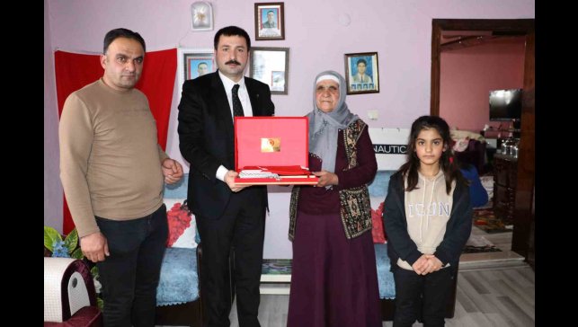 Kaymakam Karali şehit ailesini ziyaret etti