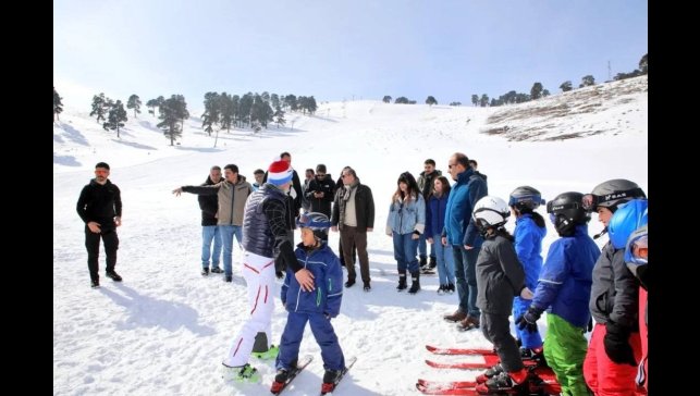 Kars'ta "Karın Yıldızları Sarıkamış'ta " Projesiyle kayak yapmayan çocuk kalmayacak