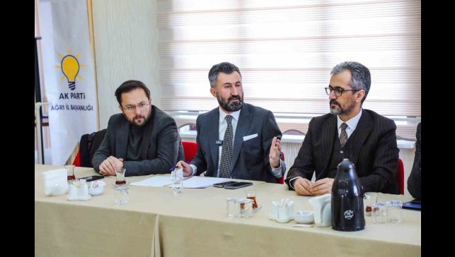 AK Parti Ağrı İl Başkanı Yıldız, basın mensuplarıyla bir araya geldi