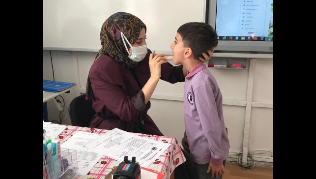 Ahlat'ta öğrenciler diş taramasından geçiriliyor