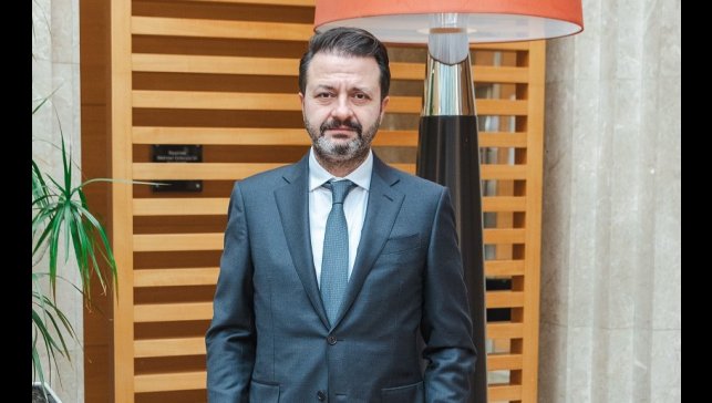 TÜRKÇİMENTO Başkanı Fatih Yücelik; "Suriye'de yıkılan yapıların yeniden inşa edilmesi ihtiyacı, beraberinde 50-60 milyon ton arasında çimento ihtiyacını getirecek"