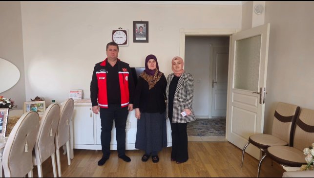 Vali Yardımcısı Kurt'tan seneyi devriyesinde şehit ailesine ziyaret