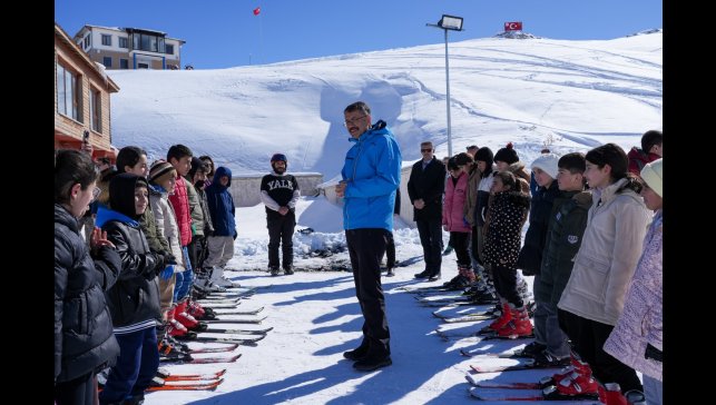Vali Çelik: "Spor, eğitimin ayrılmaz bir parçasıdır"