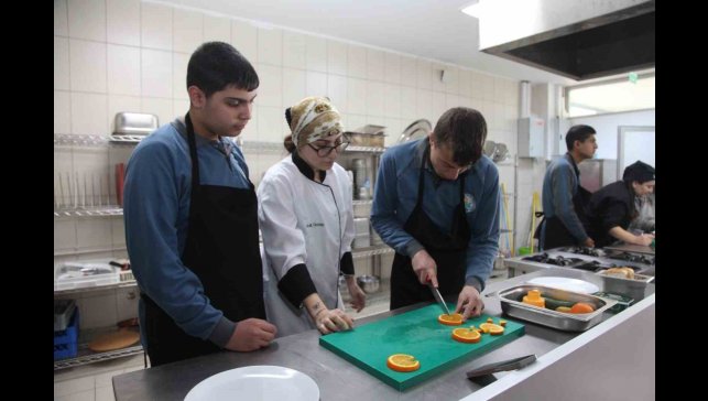 Zihinsel engelli bireyler mutfağa girdi