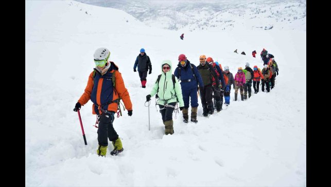 Muş'ta TDF'den zorlu kış dağcılık eğitimi