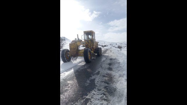 Elazığ'da kar nedeniyle kapanan 297 köy yolu ulaşıma açıldı