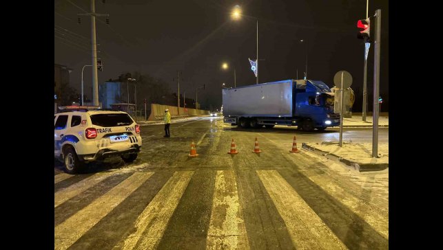 Iğdır-Doğubayazıt Karayolu ulaşıma kapandı