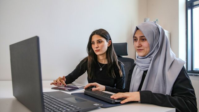 "Yapay zeka" için nitelikli insan kaynağı ihtiyacı Van YYÜ'de açılacak programlarla karşılanacak