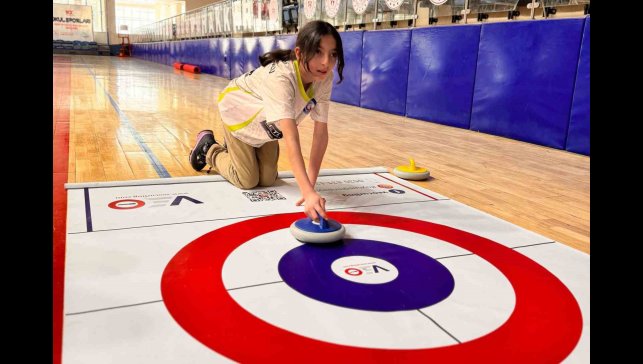 Hakkari'de ilk defa "Floor Curling" müsabakaları yapıldı