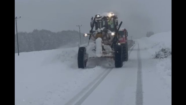 Tunceli'de 20 köy yolunu ulaşıma açma çalışmaları sürüyor