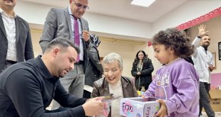 Ağrı'daki çocuklar 'Mutluluk Harekatı' ile hayallerindeki oyuncaklara kavuştu