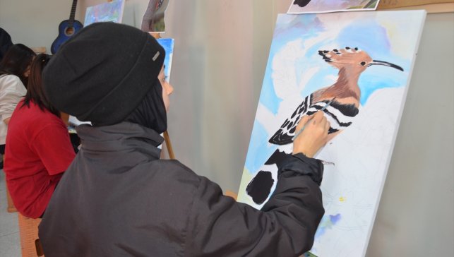 Muş'ta lise öğrencileri bazı kuş türlerini resmetti