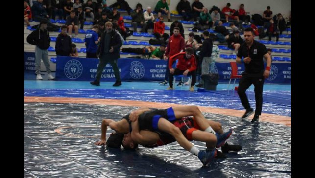 Erzurum'da U17 yaş Türkiye Güreş şampiyonası