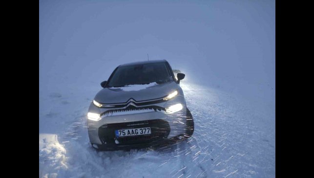 Ardahan'da 70 köy yolu ulaşıma kapandı