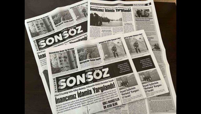 28 Şubat darbesine Siyah-Beyaz protesto