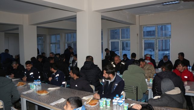 Karlıova Kaymakamlığından iftar programı