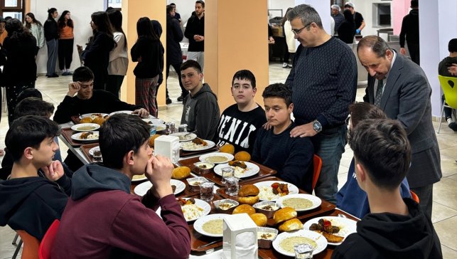 Ardahan'da Fen Lisesi öğrencileri iftarda buluştu
