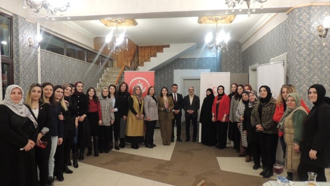 Erzurum'da kadınlar iftar programında buluştu