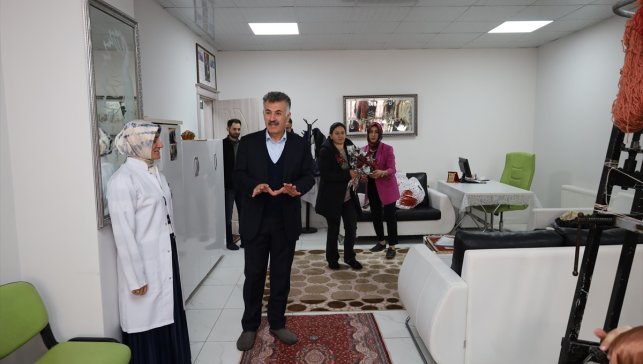 Güroymak Belediye Başkanı Mutlu, ADEM'deki kadınların gününü kutladı