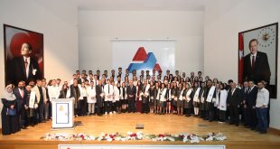 AİÇÜ Tıp Fakültesi Öğrencileri Beyaz Önlük Giydi